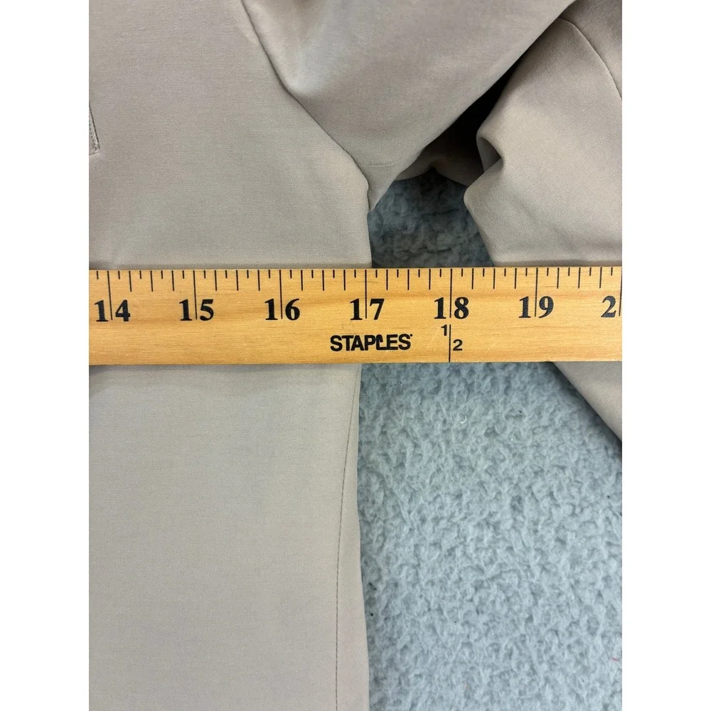 Vineyard Vines no visible